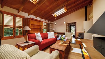 Comfort Cottage, Balcony, Garden View | Living area | Flat-screen TV, fireplace