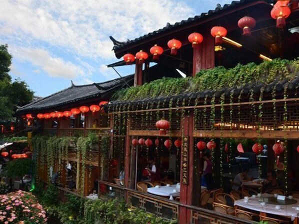 Garden - Kaise Hotel (Lijiang Bailong Square Branch) (Lijiang)
