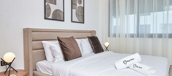 Sumptuous and Elegant 3 BR Apartment