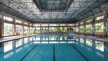 Hồ bơi trong nhà