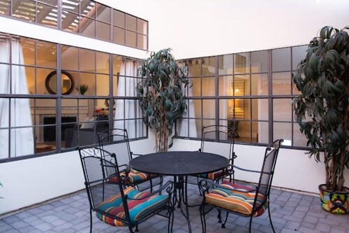 Scottsdale Kierland Oasis Heated Pool +Golf +Gym +Yard +WiFi 