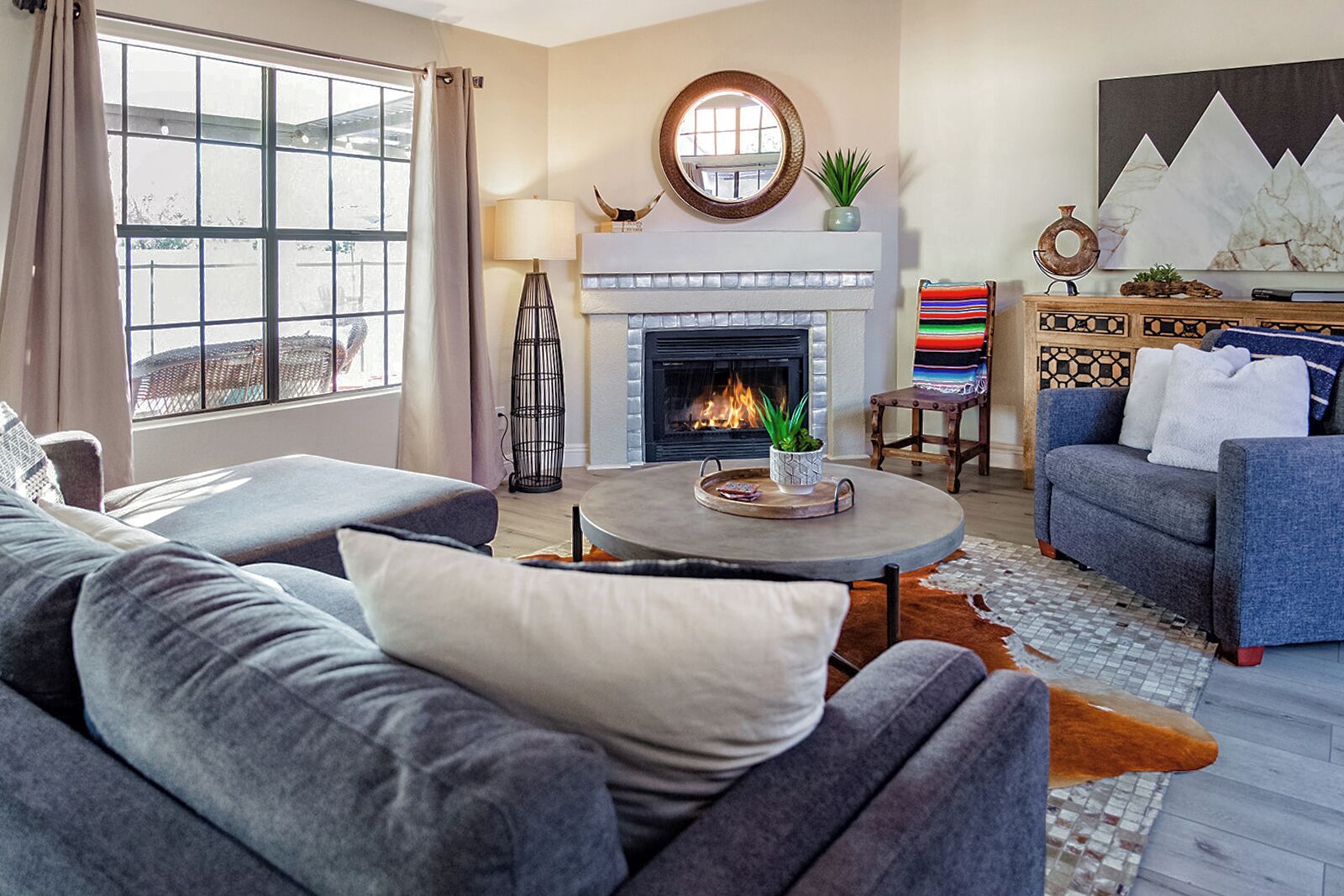 Smart TV, fireplace, books, video library