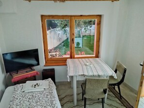 2 Schlafzimmer, Bügeleisen/Bügelbrett, kostenloses WLAN, Bettwäsche