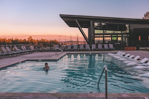 Piscine extérieure (ouverte en saison)