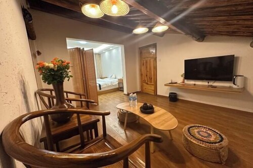 Shijing Homestay (Jianshui Ancient City Branch)