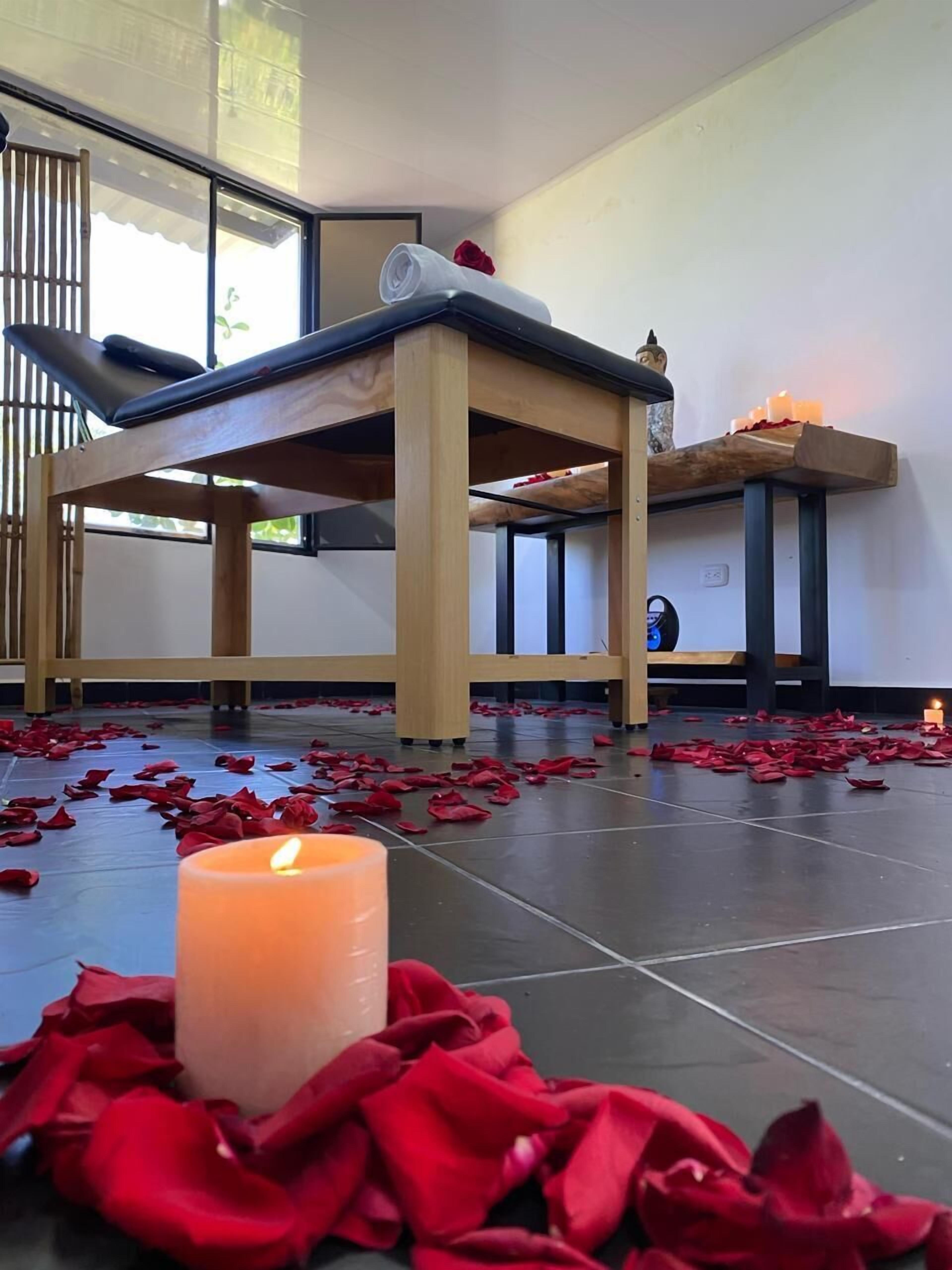 浴缸、按摩服務