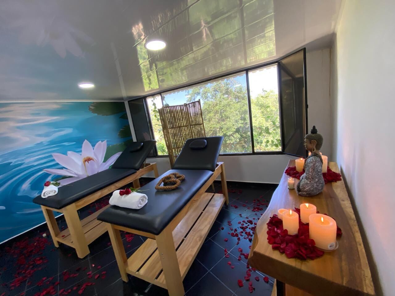 浴缸、按摩服務