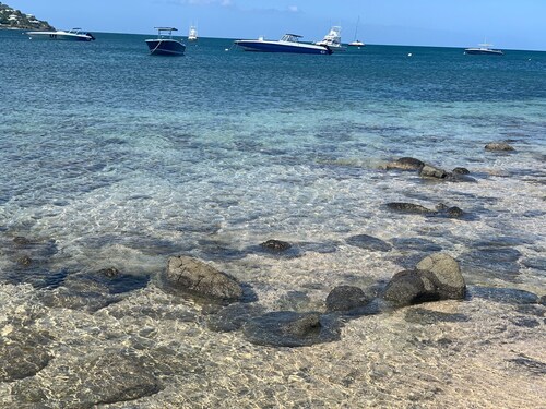 Stunning Villa Overlooking Oualie Beach – Your Perfect Island Retreat!