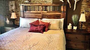 1 bedroom, desk, iron/ironing board, free WiFi