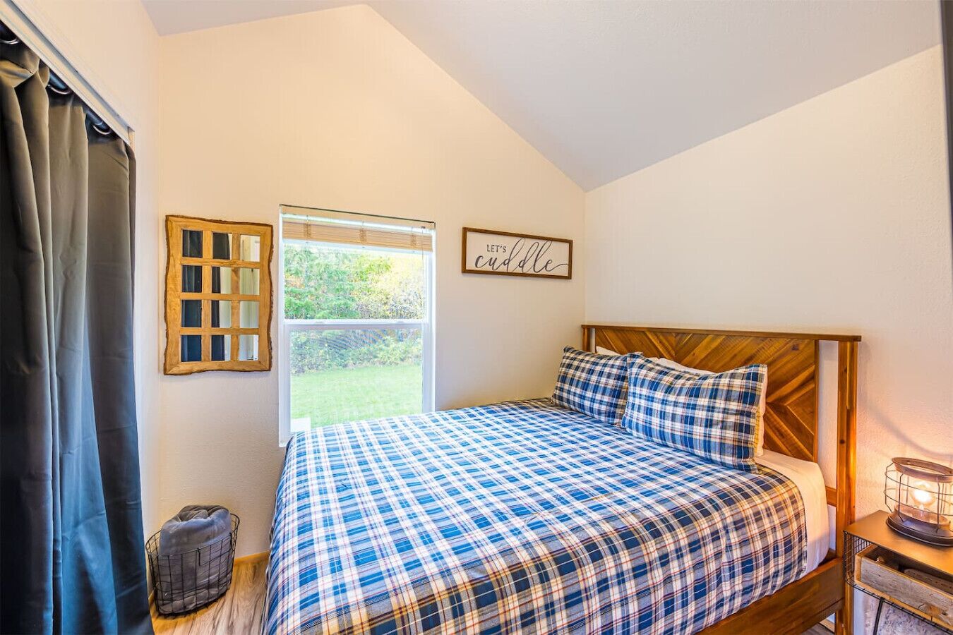 2 Schlafzimmer, Schreibtisch, Bügeleisen/Bügelbrett, WLAN