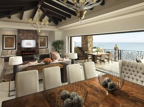 Dining - Steps away from the beach! And from Los Cabos Arch (Cabo San Lucas)