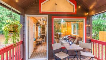 屋外ダイニングエリア