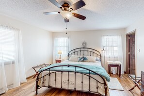 2 bedrooms, WiFi, bed sheets