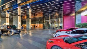 Property grounds - Luxe Condo l Balcony Strip View l NO RESORT FEES l (Las Vegas)