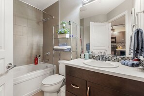 Hair dryer - City Centre Retreat: 1BR Condo with Desk (Calgary)