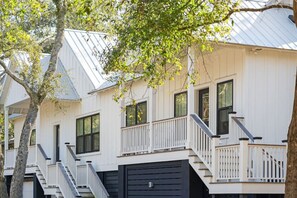 Exterior - Private Spa/Pool, Additional Suite, 2 Blocks to the Beach- The Palma (Isle of Palms)