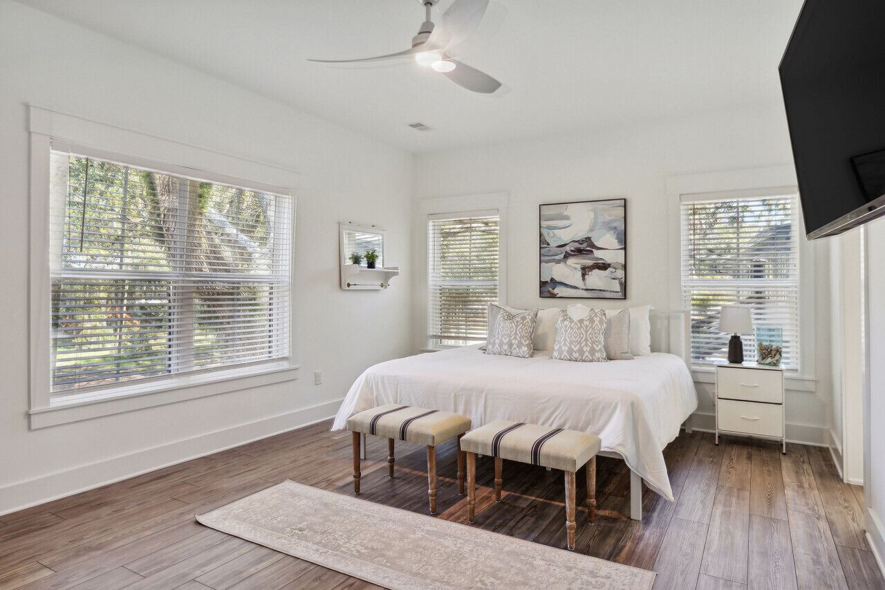 4 bedrooms, desk, iron/ironing board, free WiFi