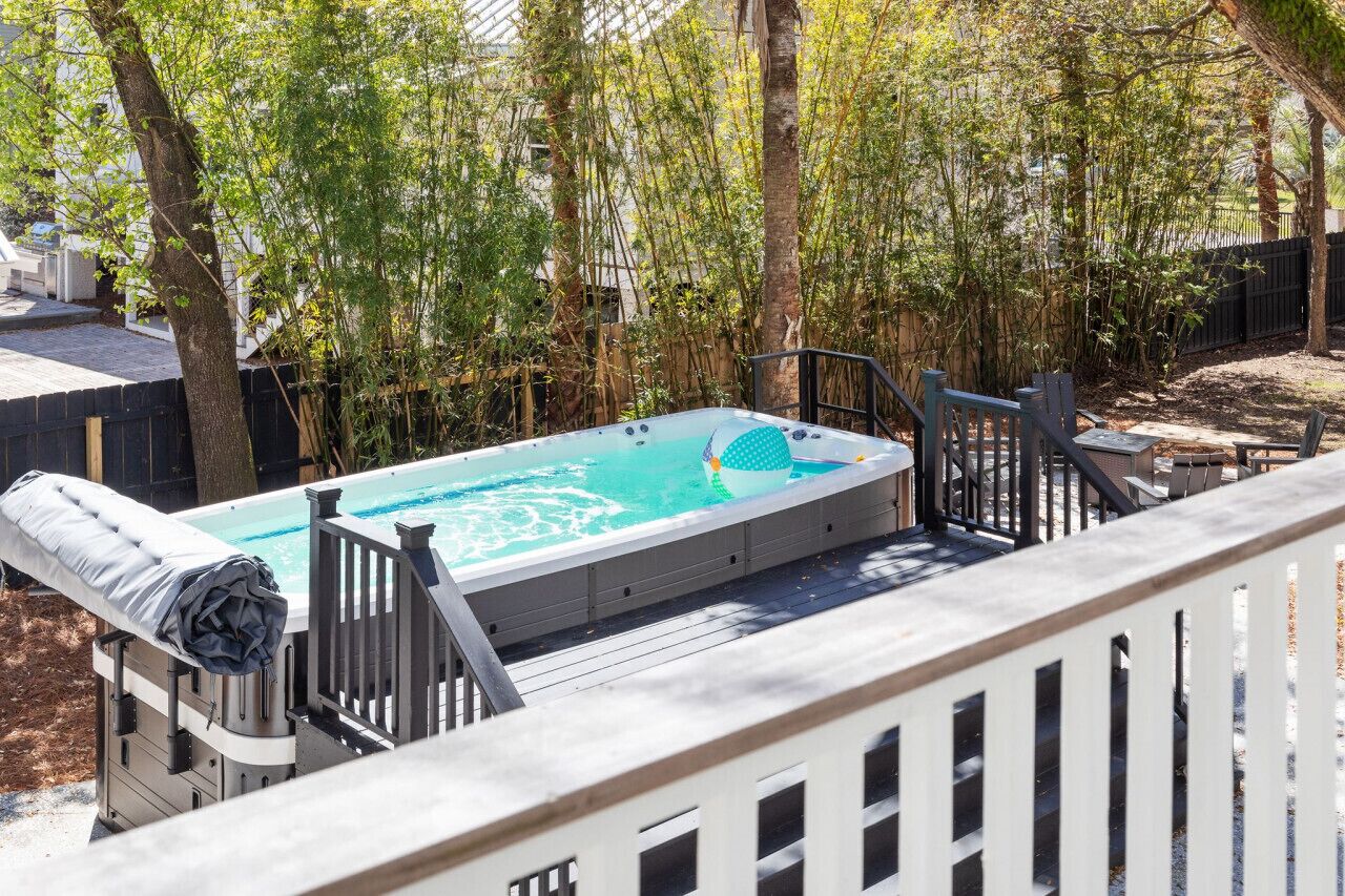 Bañera de hidromasaje al aire libre