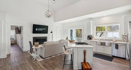 Private Spa/Pool, Additional Suite, 2 Blocks to the Beach- The Palma