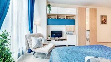 1 Schlafzimmer, Schreibtisch, schallisolierte Zimmer