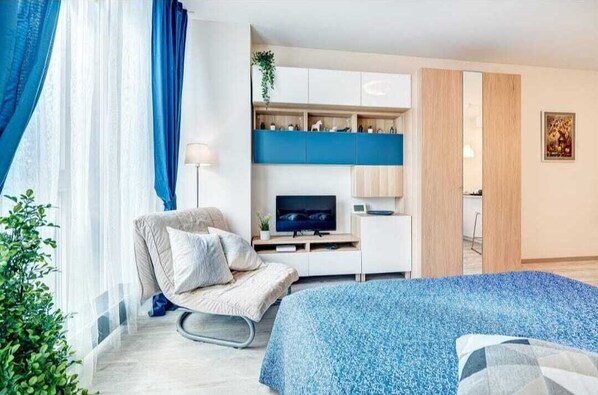 1 Schlafzimmer, Schreibtisch, schallisolierte Zimmer