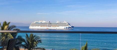 Am Strand, Liegestühle, Strandtücher