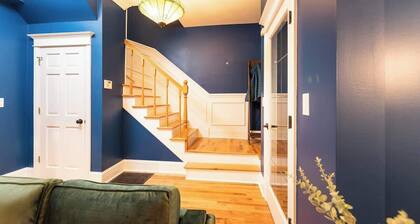 Spacious House ~3min walk WrigleyField~Free Prkg