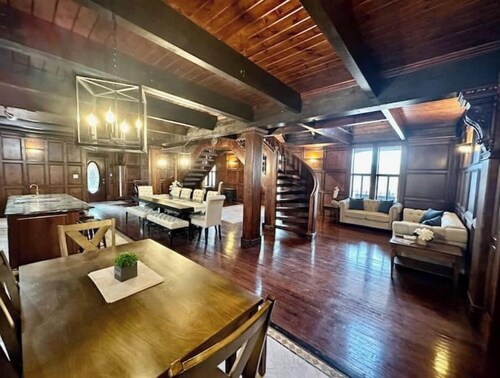 5 bedroom Estate near casino & downtown
