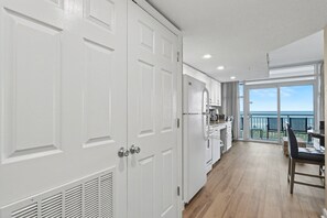 Fridge, microwave, oven, stovetop - HS-0103 Oceanfront 2-Bedroom Condo in Myrtle Beach - Sleeps 6 (Myrtle Beach)