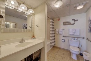 Hårtørrer, håndklæder