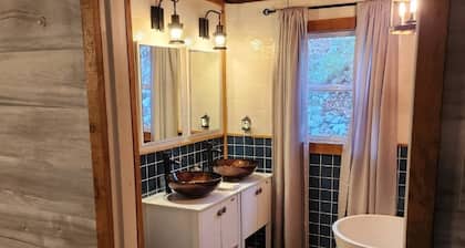 Cozy Cottage Close To Mammoth Cave. Boat Ramp, Master Suite, Pergola, Peaceful.