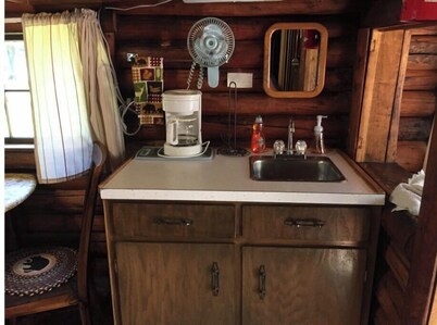 Authentic Log Cabin_Pet Friendly_Northshore Bay Resort_Island Lake