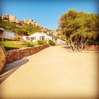 In-room safe, blackout drapes, free WiFi, bed sheets