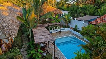 Cabaña superior, 1 habitación, vista al mar, torre | Ropa de cama de alta calidad y caja de seguridad en la habitación