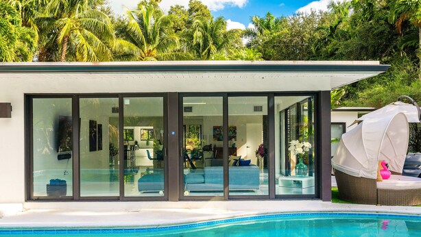 Outdoor pool - Peaceful 3BD Family House With Pool (Miami)