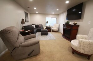 Télévision, cheminée