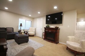 TV, fireplace