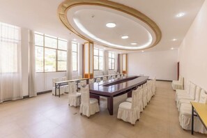 Unclassified image, 4 of 27, button - Yunti Hotel (Lvchun)