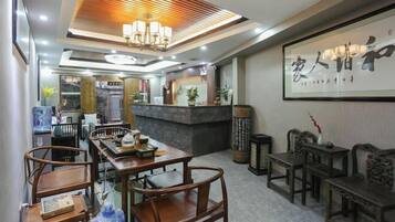 المنشأة من الداخل