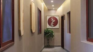 المنشأة من الداخل