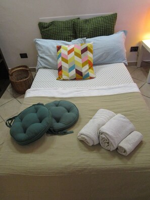 2 bedrooms, in-room safe, desk, iron/ironing board - IL PICCOLO EDEN - THE LITTLE EDEN - Charming apartment with private garden (Livorno)