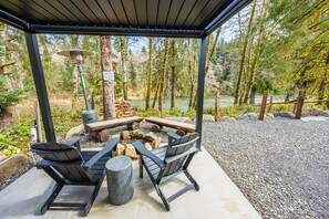 Terrace/patio - Evermore: River House (Forks)
