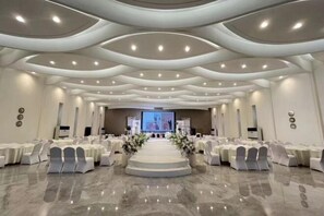 Indoor wedding - Guoqi Hotel (Tangchi Hot Spring Tourism Resort) (Lujiang)