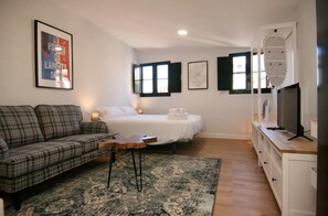 Desk, free WiFi, bed sheets - Estudio para 3 personas (Vigo)