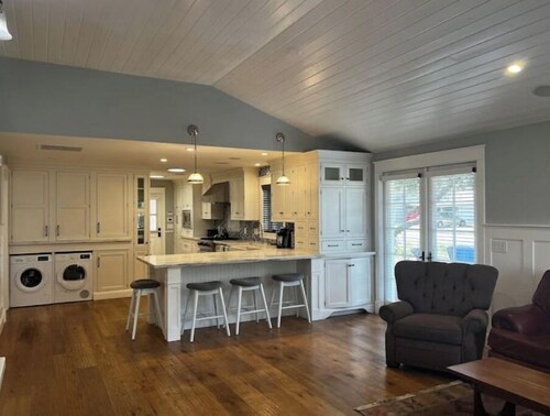 Downtown Tempe Modern Farmhouse:  Luxurious Home Steps Away From ASU & Mill Ave