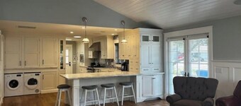 Downtown Tempe Modern Farmhouse:  Luxurious Home Steps Away From ASU & Mill Ave