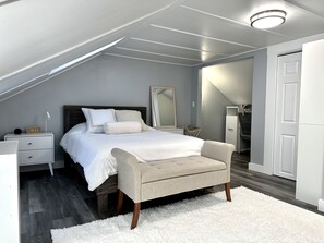 2 bedrooms, desk, iron/ironing board, free WiFi