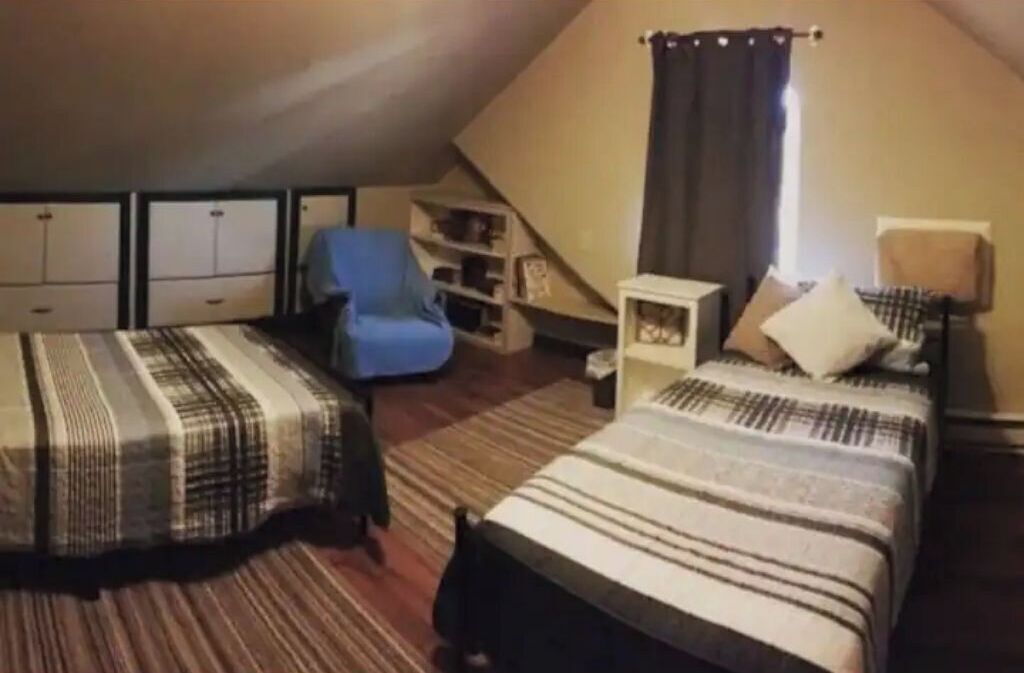 3 عدّة غرف نوم ومكتب ومكواة/لوح كي وسرير سفر