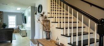 Luxe 5BR Family Retreat, Minutes From TAMU