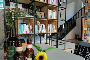 Lobby lounge - Climber Youth Hostel (Huangshan)